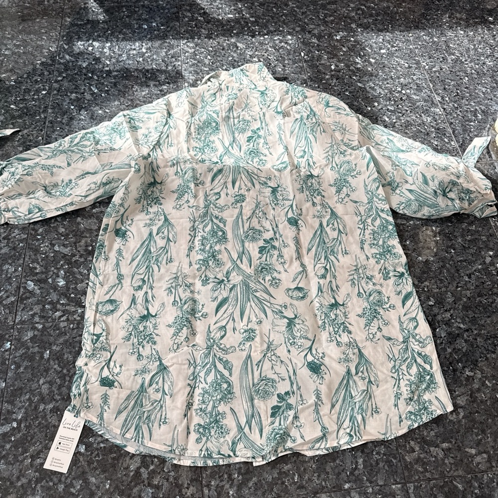 Cupshe Sage Floral Button-Up Cover-Up - Picture 4 of 4